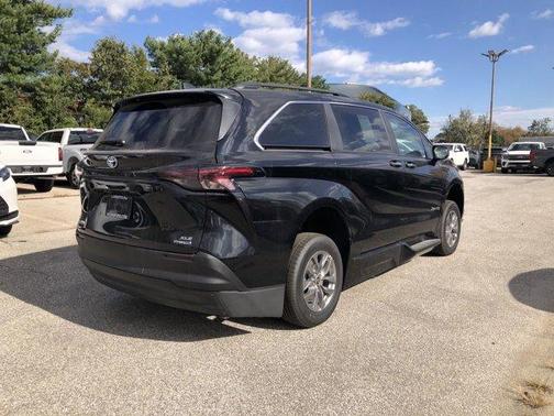 2024 Toyota Sienna XLE
