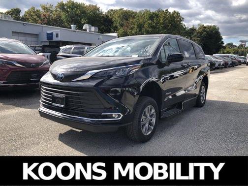 2024 Toyota Sienna XLE