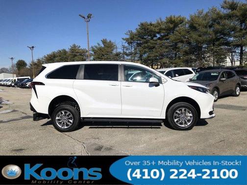 2024 Toyota Sienna LE