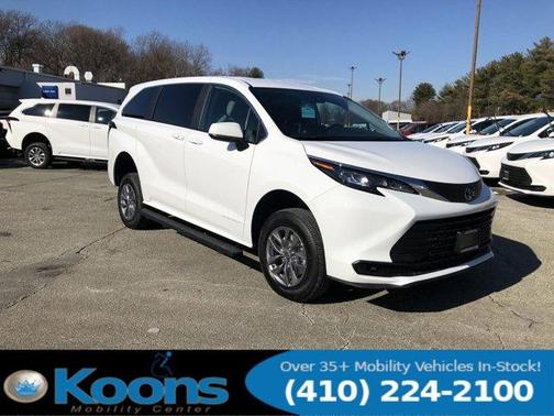 2024 Toyota Sienna LE