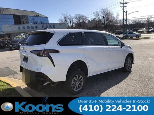 2024 Toyota Sienna LE