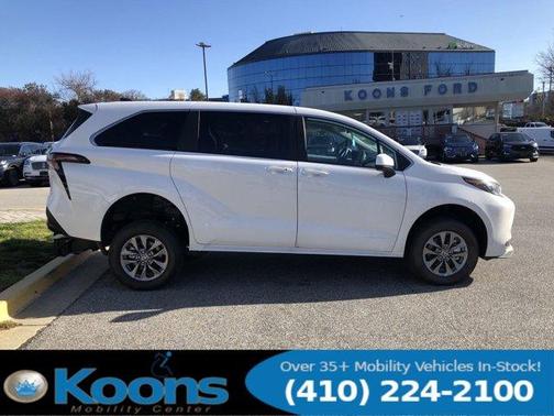 2024 Toyota Sienna LE