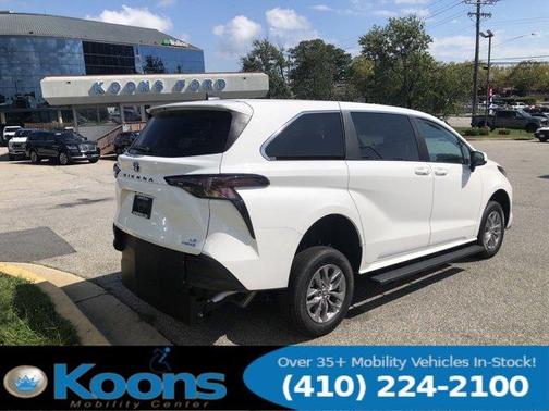 2024 Toyota Sienna LE