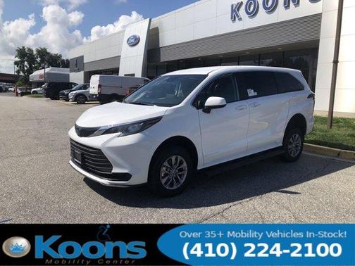 2024 Toyota Sienna LE