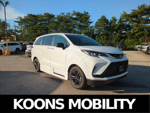 2024 Toyota Sienna XSE 7 Passenger