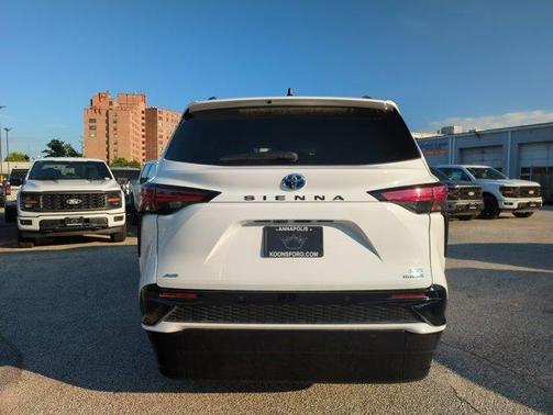 2024 Toyota Sienna XSE 7 Passenger