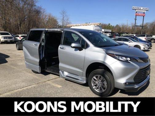 2023 Toyota Sienna XLE
