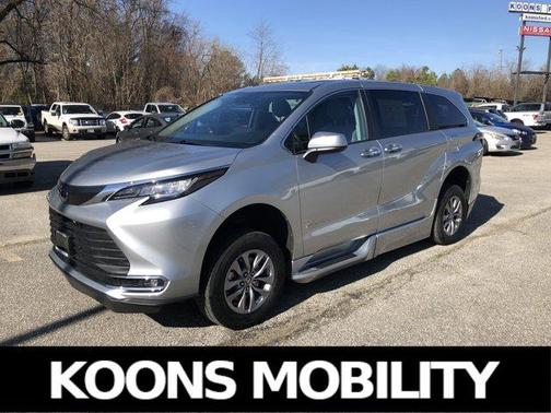 2023 Toyota Sienna XLE