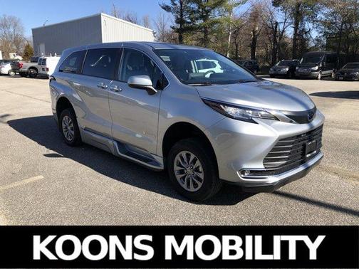 2023 Toyota Sienna XLE