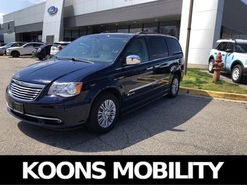 2016 Chrysler Town & Country Touring-L