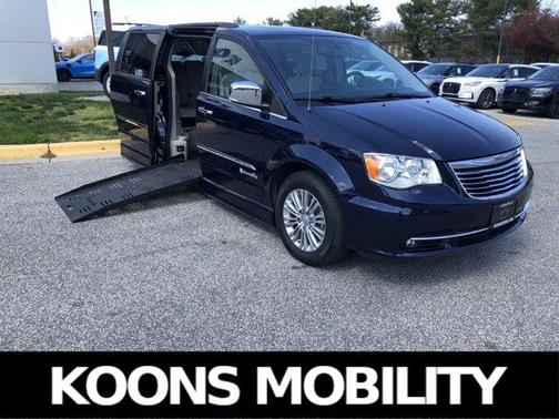 2016 Chrysler Town & Country Touring-L