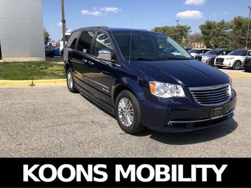 2016 Chrysler Town & Country Touring-L