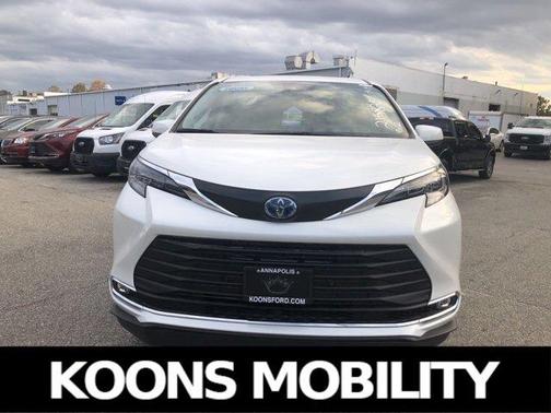 2024 Toyota Sienna XLE