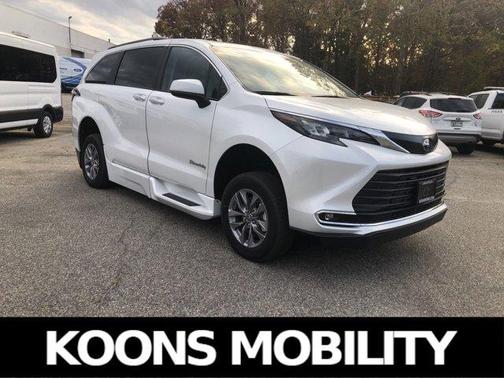 2024 Toyota Sienna XLE