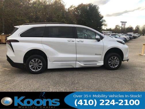 2024 Toyota Sienna XLE