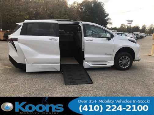 2024 Toyota Sienna XLE