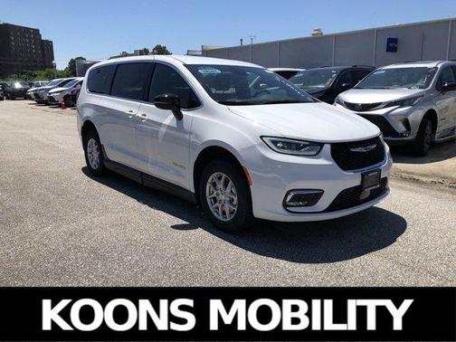 2024 Chrysler Pacifica Touring