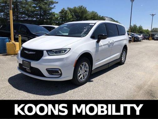 2024 Chrysler Pacifica Touring