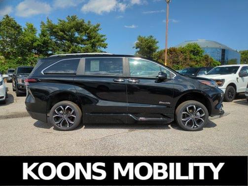 2025 Toyota Sienna Platinum 7 Passenger