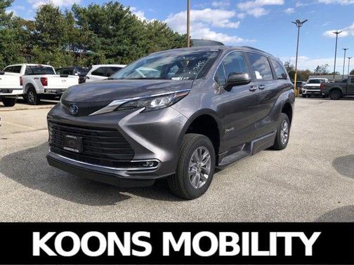 2024 Toyota Sienna XLE