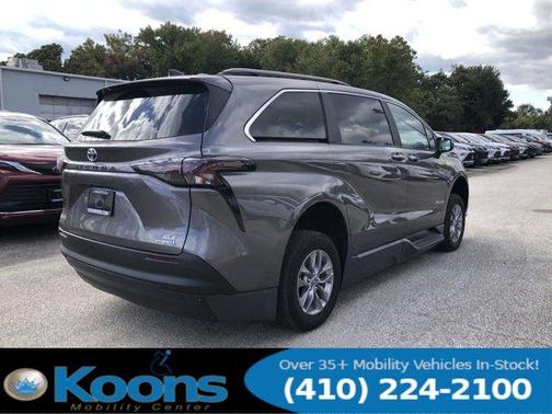 2024 Toyota Sienna XLE