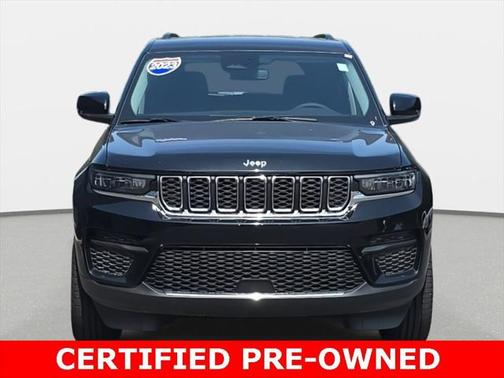 2023 Jeep Grand Cherokee Laredo 4x4