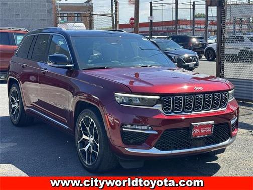 2022 Jeep Grand Cherokee Summit