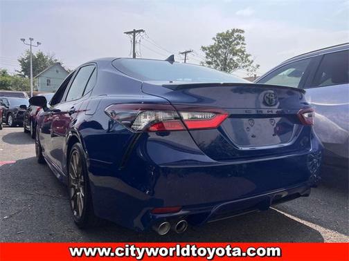 2024 Toyota Camry Hybrid SE