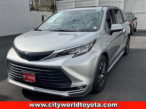 2021 Toyota Sienna XLE 7 Passenger