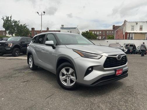 2023 Toyota Highlander LE