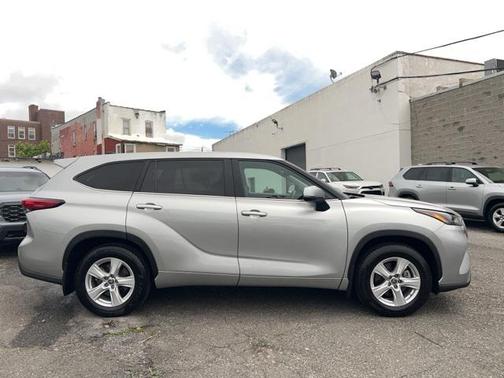 2023 Toyota Highlander LE