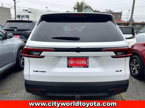 2025 Toyota Grand Highlander Hybrid XLE