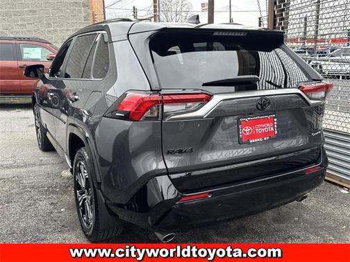 2025 Toyota RAV4 Hybrid SE