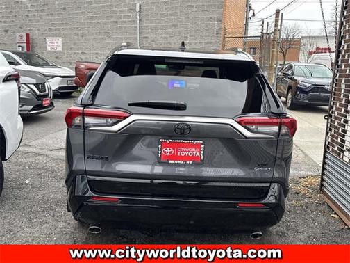 2025 Toyota RAV4 Hybrid SE