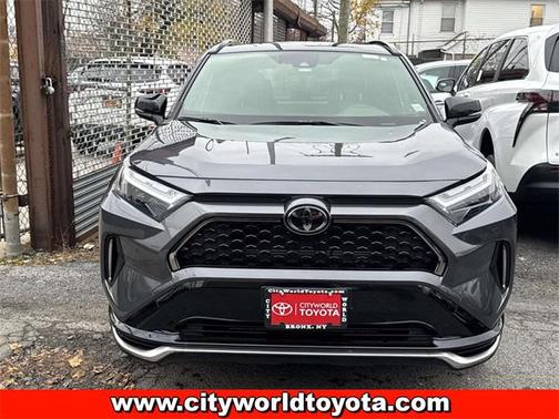 2025 Toyota RAV4 Hybrid SE