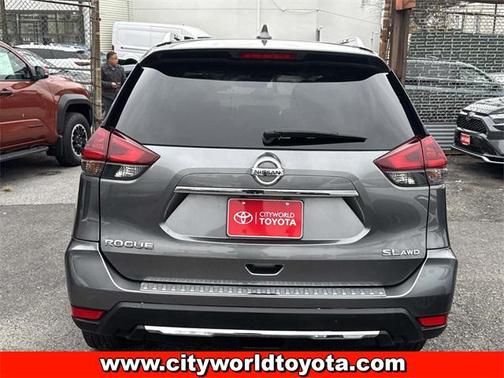 2018 Nissan Rogue SL