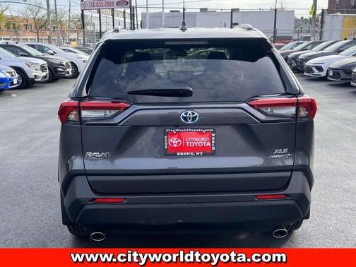 2024 Toyota RAV4 Hybrid XLE