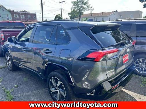 2024 Toyota RAV4 Prime SE