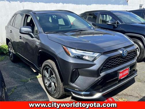 2024 Toyota RAV4 Prime SE