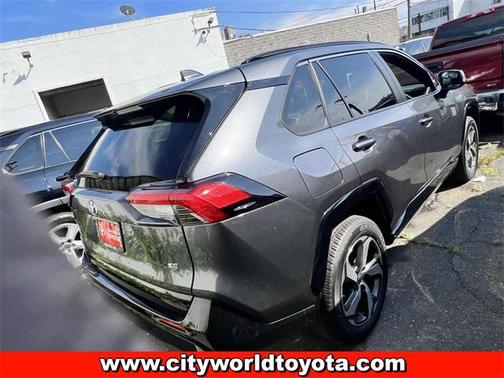 2024 Toyota RAV4 Prime SE