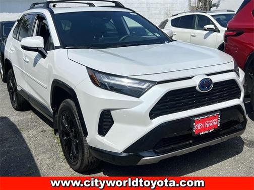 2024 Toyota RAV4 Hybrid SE