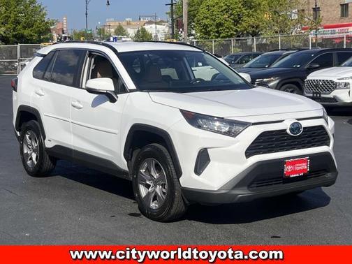 2022 Toyota RAV4 Hybrid LE