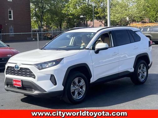 2022 Toyota RAV4 Hybrid LE
