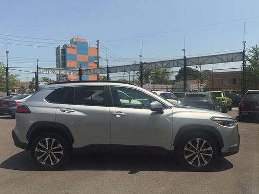 2023 Toyota Corolla Cross XLE