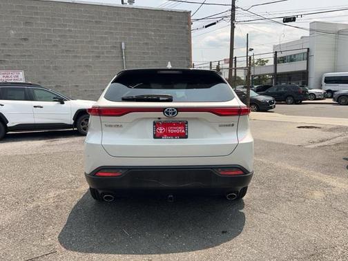 2022 Toyota Venza LE