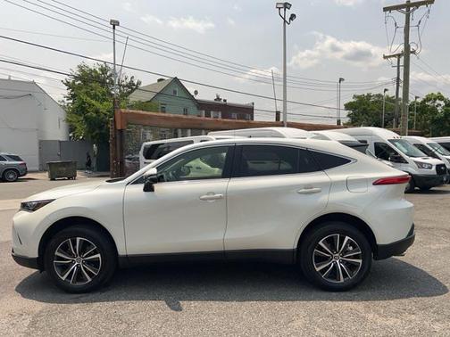 2022 Toyota Venza LE