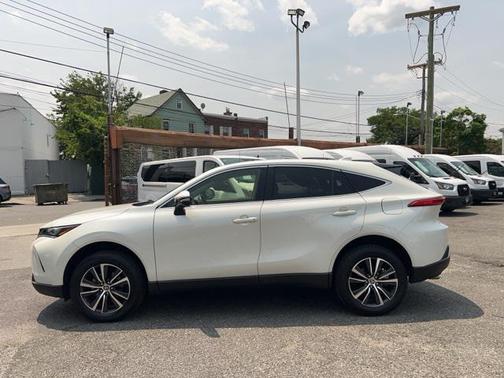 2022 Toyota Venza LE