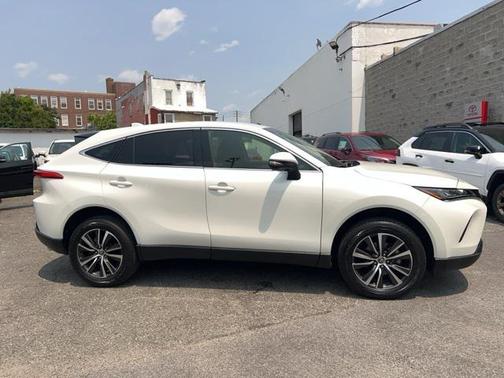 2022 Toyota Venza LE