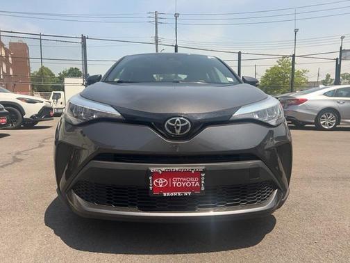 2022 Toyota C-HR XLE