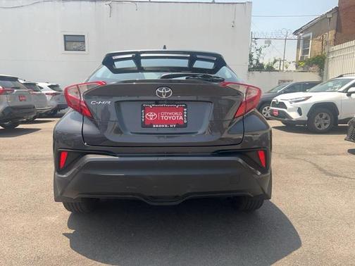 2022 Toyota C-HR XLE
